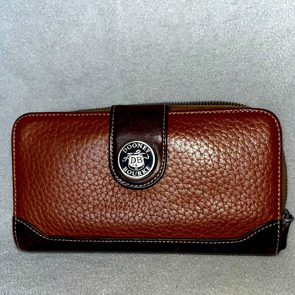 VINTAGE AUTHENTIC DOONEY AND BOURKE LARGE CHECKBOOK BROWN LEATHER WALLET